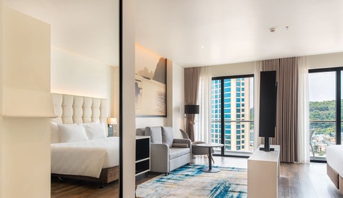 Suite, 1 King Bed, Non Smoking