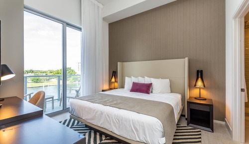 Deluxe Apartment