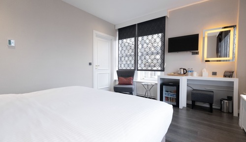 Deluxe Room with Sea View