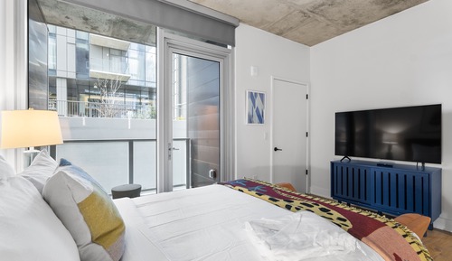 Executive Penthouse, 2 Bedrooms, Balcony, Lake View