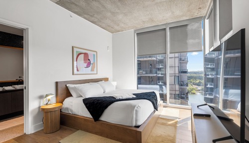 Superior Penthouse, 2 Bedrooms, Balcony, Lake View