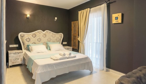 Comfort Suite, 1 Bedroom, Partial Sea View