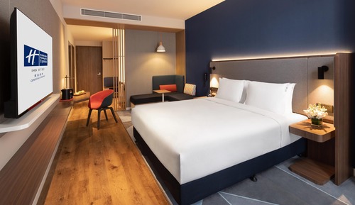 Standard Room, 1 King Bed