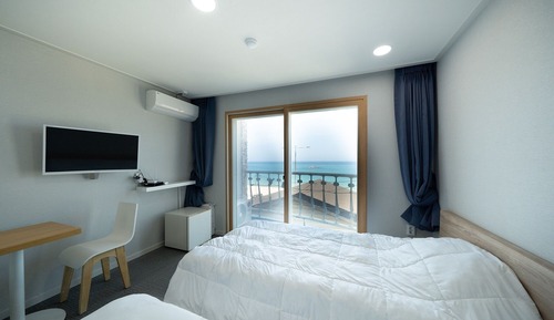 Room (Standard Twin)