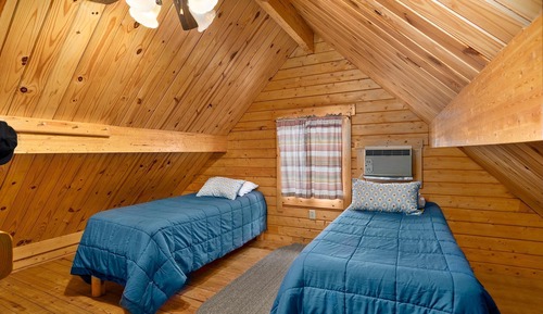 Room, Multiple Beds, Hot Tub (LC)
