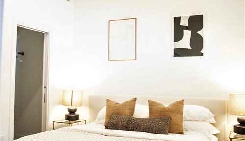 Luxury Apartment, 1 King Bed, Balcony, Courtyard View