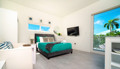 Luxury Studio, 1 Queen Bed, Balcony