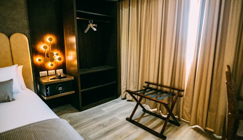 Room, 1 King Bed, City View