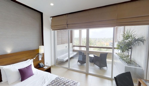 Superior Room with City View