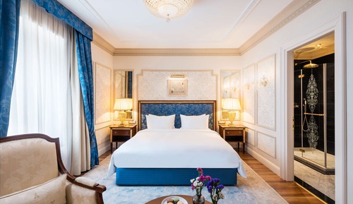 Deluxe Room, 1 King Bed