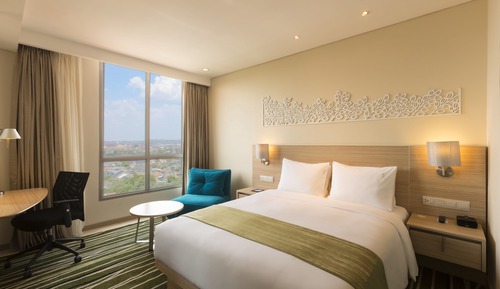 Standard Room, 1 Queen Bed, Smoking (High Floor)