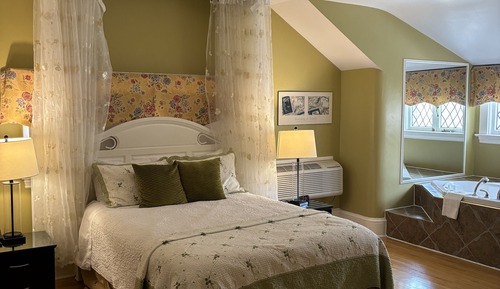 Bakeapple Suite