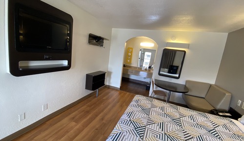Standard Room, 1 King Bed, Accessible, Non Smoking