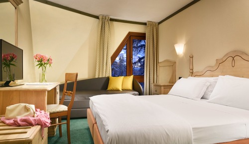 Classic Quadruple Room