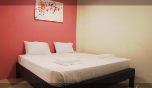 Economy Studio, 1 King Bed