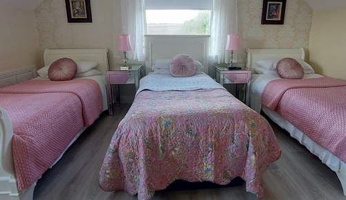 Classic Triple Room, Ensuite