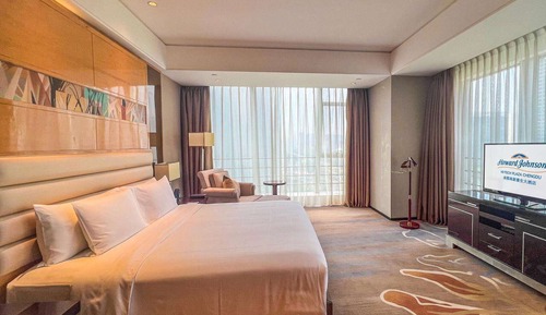 Suite, 1 King Bed, Non Smoking (Twin Tower View)