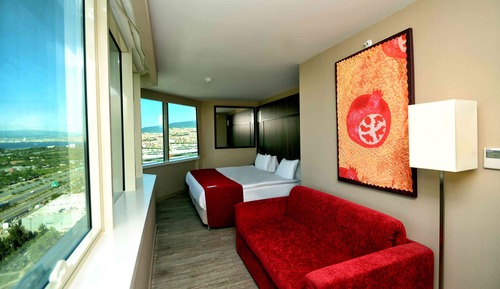 Business Room, 1 King Bed with Sofa bed, Smoking, Corner