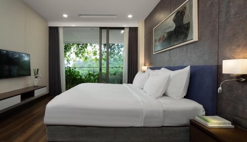 Deluxe Sky King with Free Foot Massage & Jjimjilbang Experience
