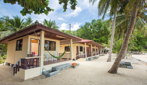 Deluxe Bungalow, 2 Queen Beds, Beachside