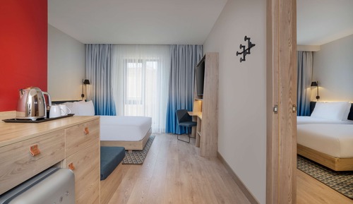Family Room, 1 King Bed, Connecting Rooms