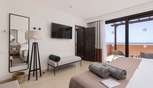 Deluxe Suite, Sea View (2 adults + 1 child)