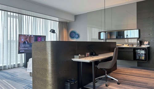 Junior Suite, 1 King Bed, Club Lounge Access
