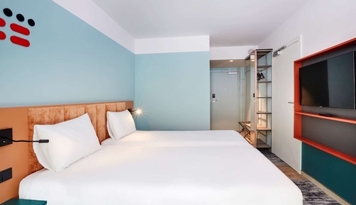 Standard Room, 1 Queen Bed with Sofa bed