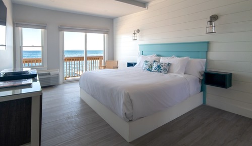 Deluxe Room, 1 King Bed, Non Smoking