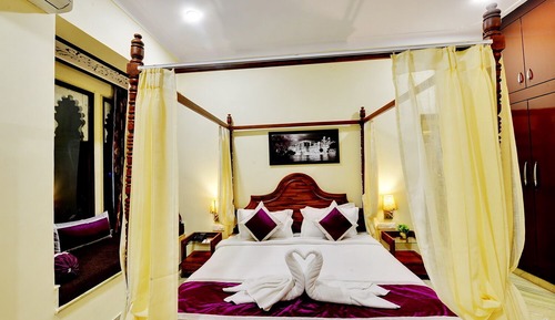 Grand Pool Villa