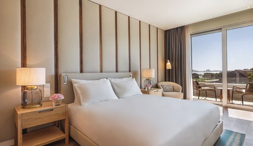 Deluxe Suite, River View
