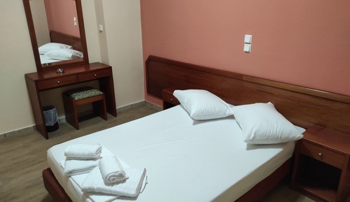 Economy Triple Room