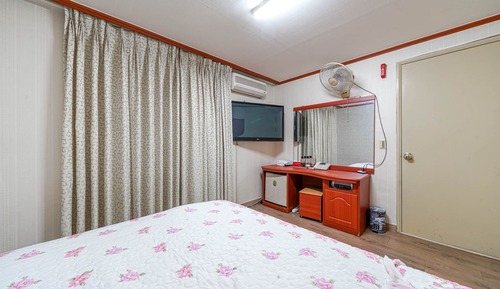 Room (Standard Room)