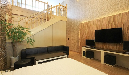 Room (Duplex twinNetflix available (terrace)