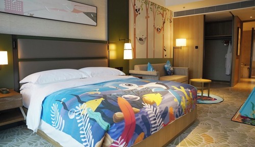 Family Room, 1 King Bed