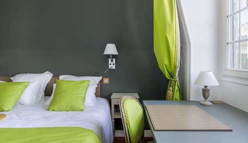 Deluxe Double Room (Van Gogh)