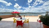 Apartment (Vini - direct by the sea and free par)