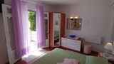 Studio (Cvita - 150 m from pebble beach - SA1)