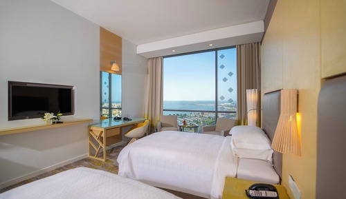 Room, 2 Twin Beds, Business Lounge Access (Guest)
