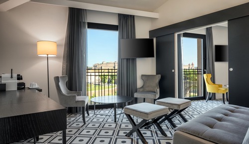 Junior Suite, 2 Double Beds, City View
