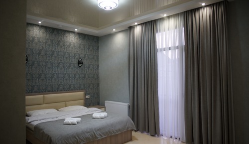 Standard Double Room (2)