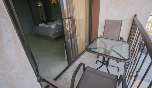 Standard Double Room (8)