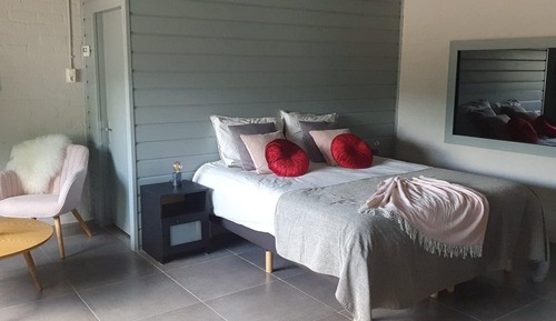 Comfort Studio, 1 Queen Bed, Non Smoking, Ground Floor