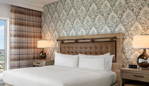 Deluxe Suite, Multiple Beds (Coastal View)