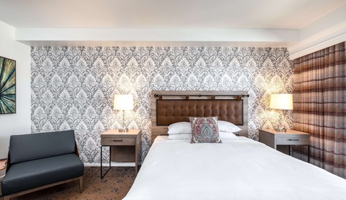 Room, 1 King Bed, Accessible (Hearing)