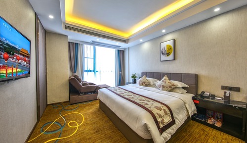 Executive Suite, 1 King Bed, Smoking