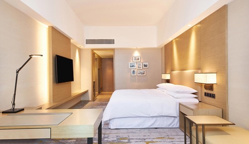Room, 1 King Bed, River View
