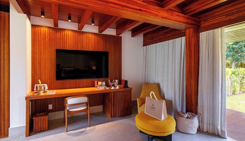 Deluxe Suite, Patio, Garden View