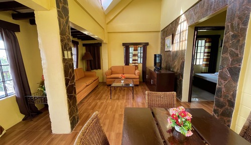 Deluxe Family Room