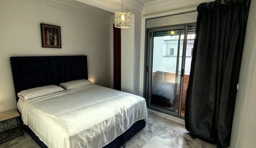 Economy Room